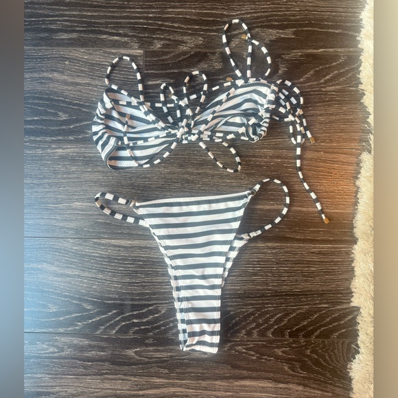 NWOT Arakii Striped Black and White Bikini Set - Picture 8 of 8